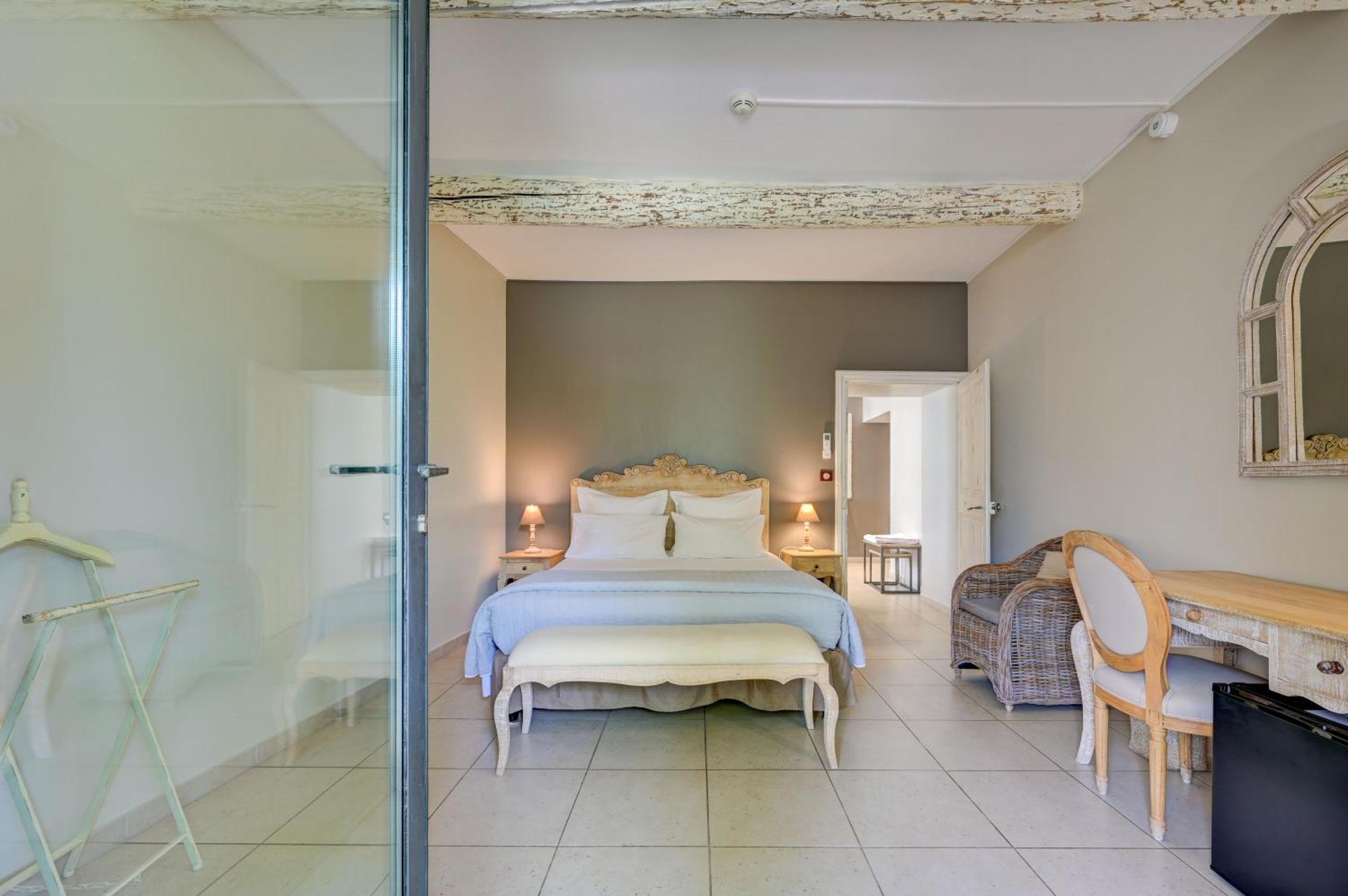 La Belle Vie Hotel Saint-Hilaire-dʼOzilhan Eksteriør billede