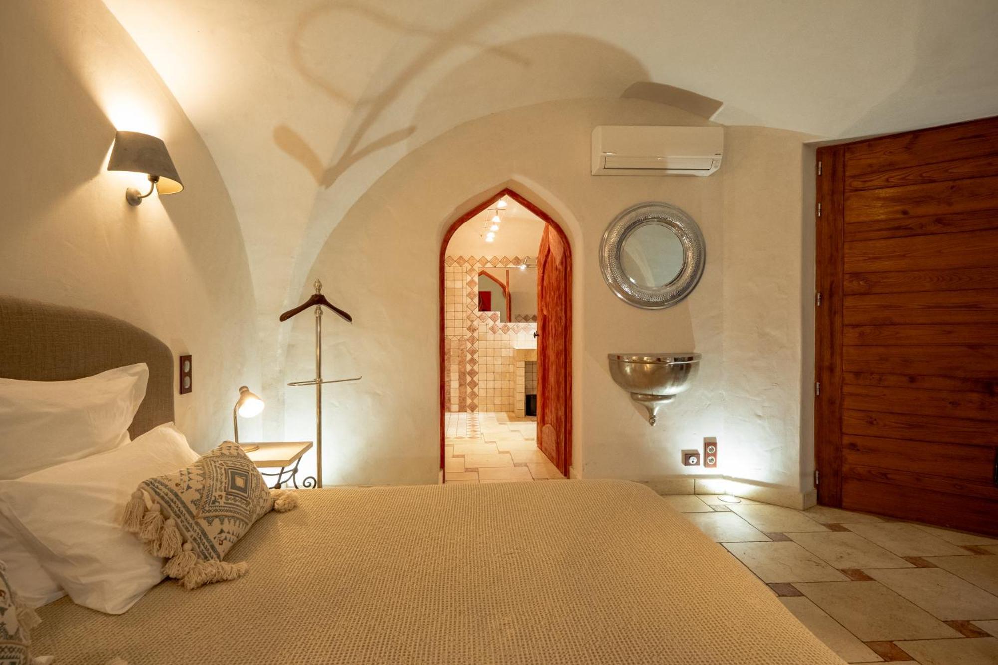 La Belle Vie Hotel Saint-Hilaire-dʼOzilhan Eksteriør billede