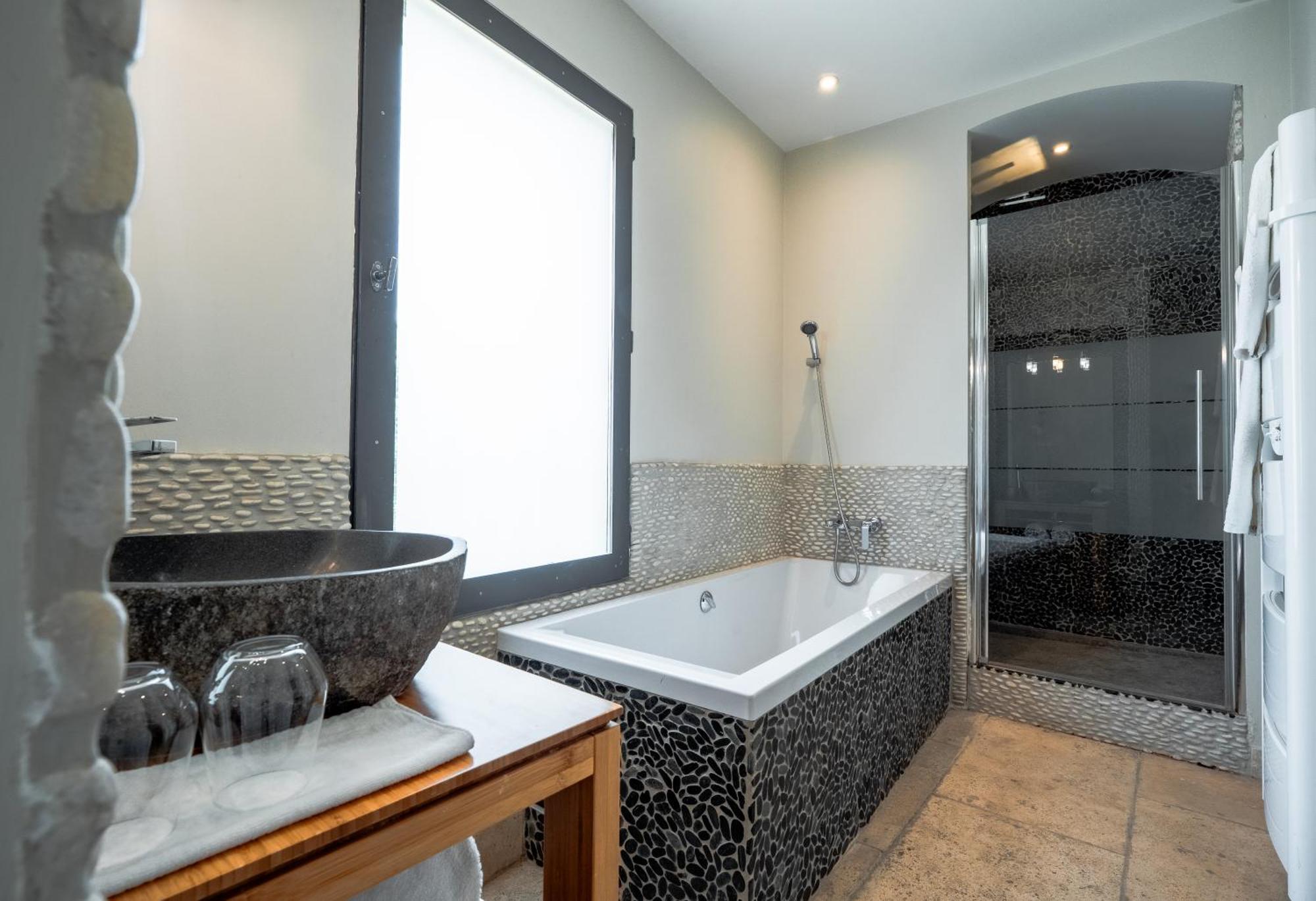 La Belle Vie Hotel Saint-Hilaire-dʼOzilhan Eksteriør billede